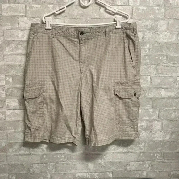 Mens  IZOD cotton tan shorts - Picture 1 of 9